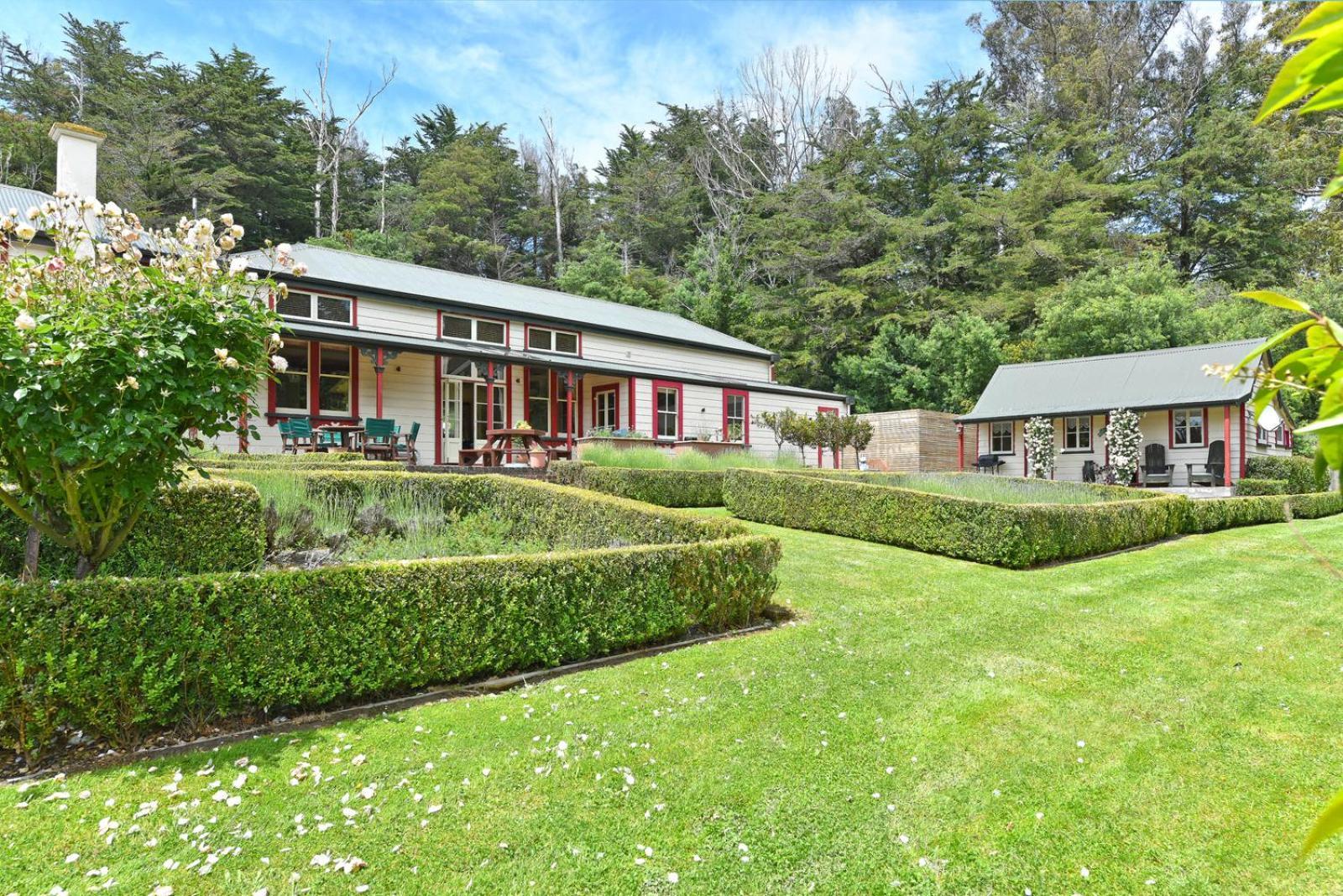 India House & Ica Whare In Whareama, Nr Riversdale Beach Ngoại thất bức ảnh